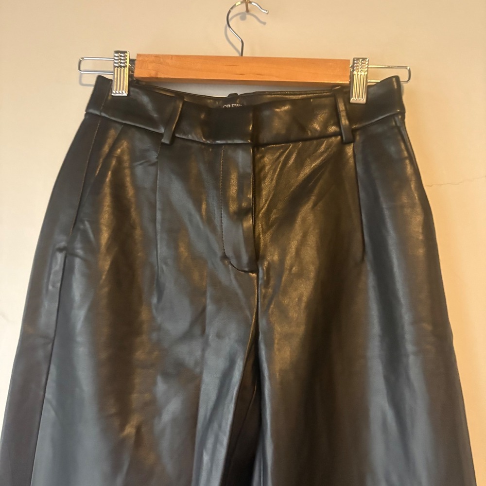 NWT J. Crew‎ Straight-Leg Essential Pant in Faux Leather Black Size 00 - Picture 5 of 8